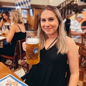 Meet your Posher, Courtney